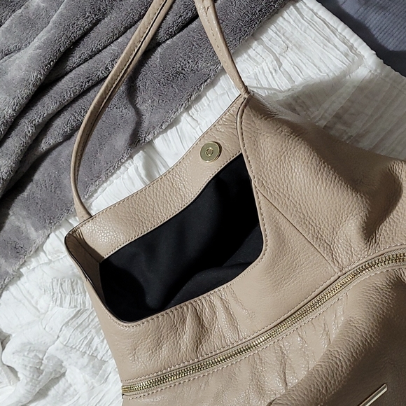 Vince  Camuto purse - Picture 5 of 13